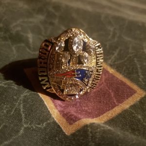 New ENGLAND PATRIOTS CHAMPIONSHIP ring of 2017